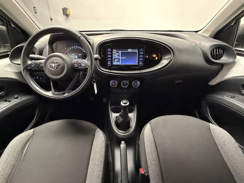 Toyota aygo x - Photo 11