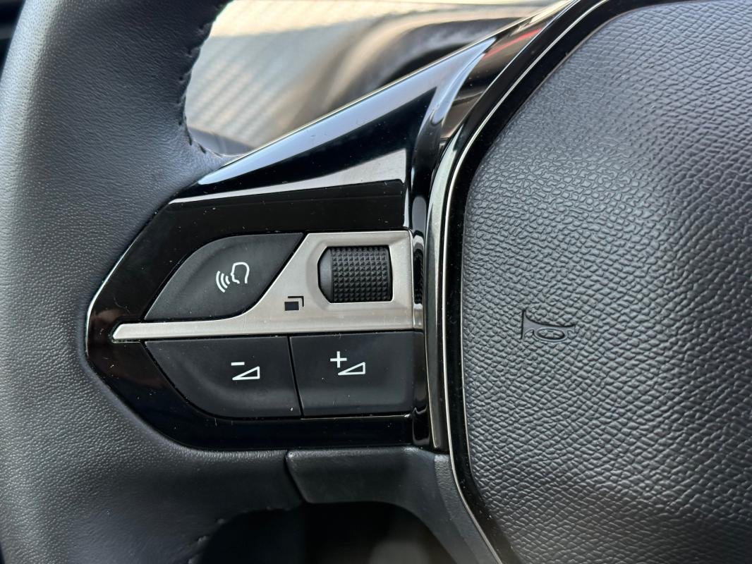 Peugeot 208 - Photo 11