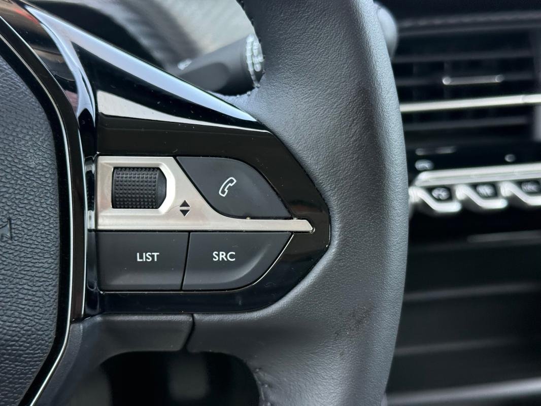 Peugeot 208 - Photo 12