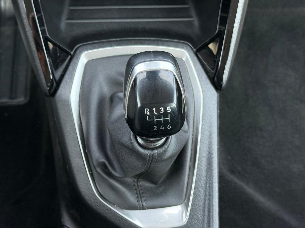 Peugeot 208 - Photo 13