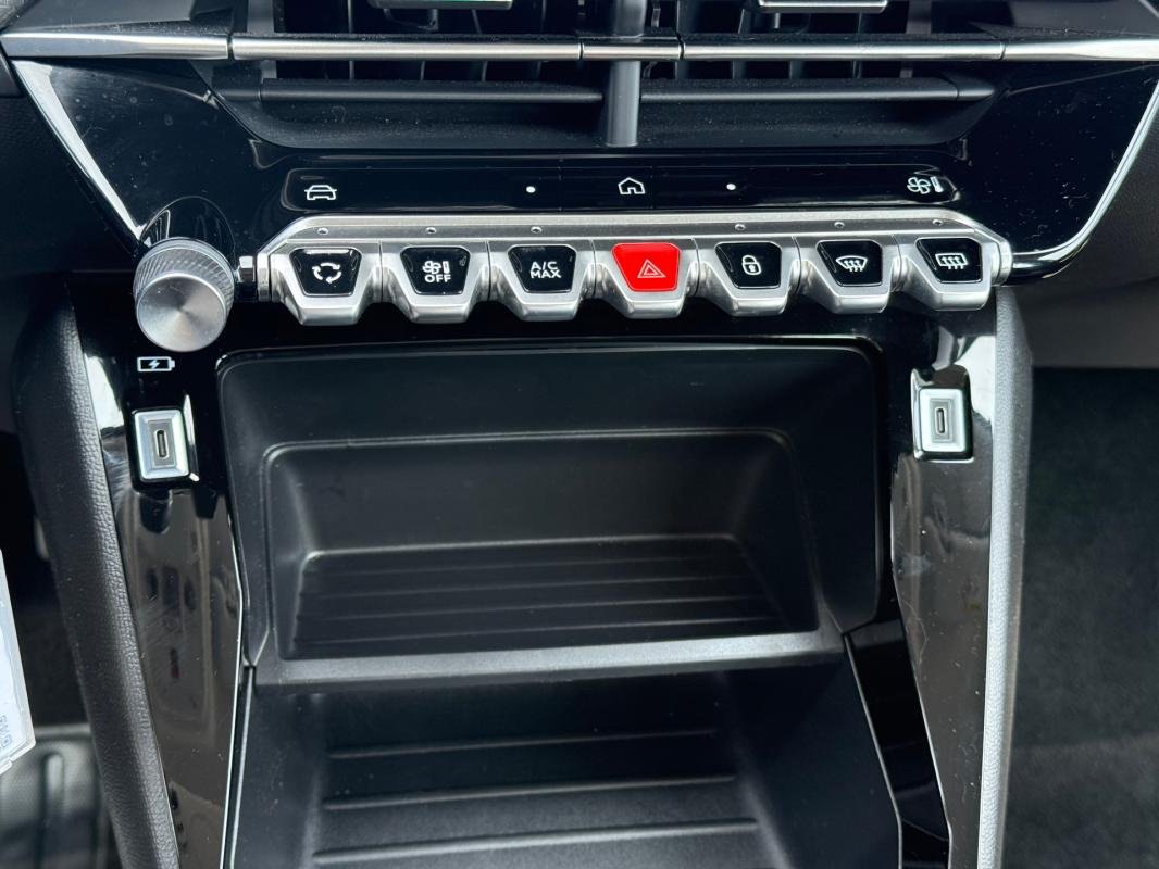 Peugeot 208 - Photo 14