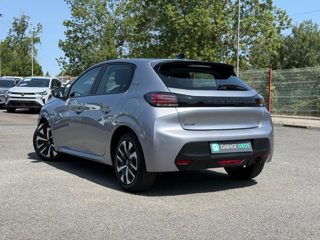 Peugeot 208 - Photo 2