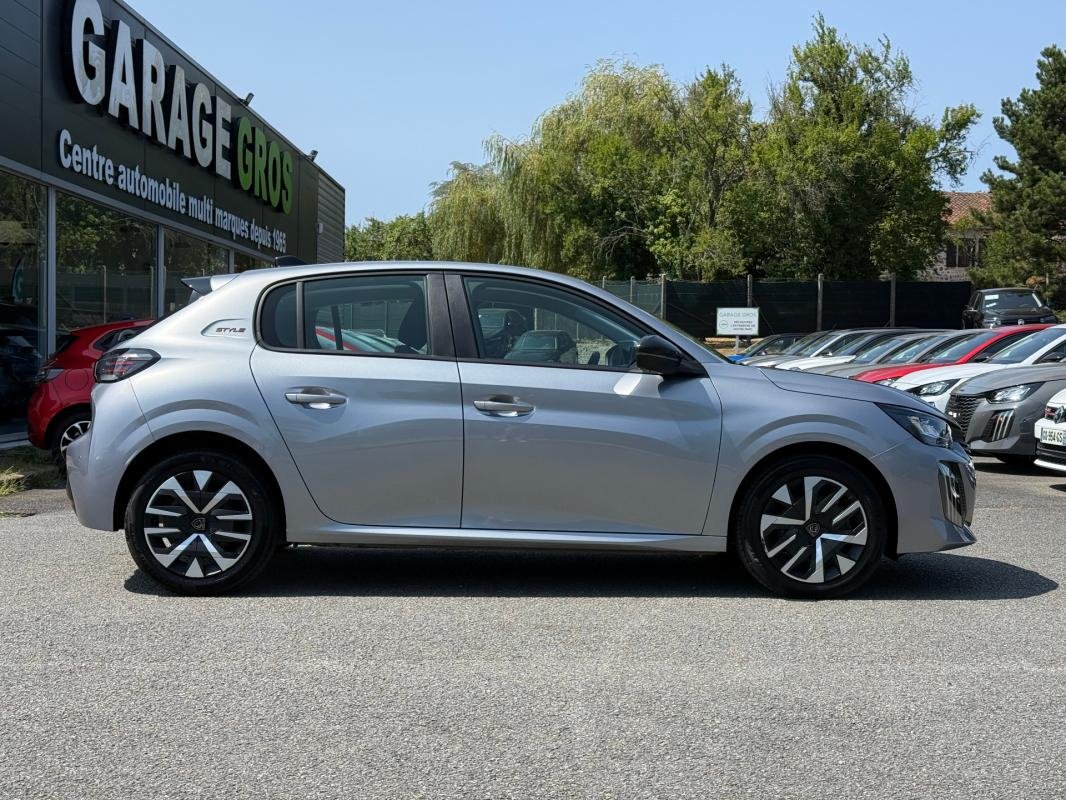 Peugeot 208 - Photo 3