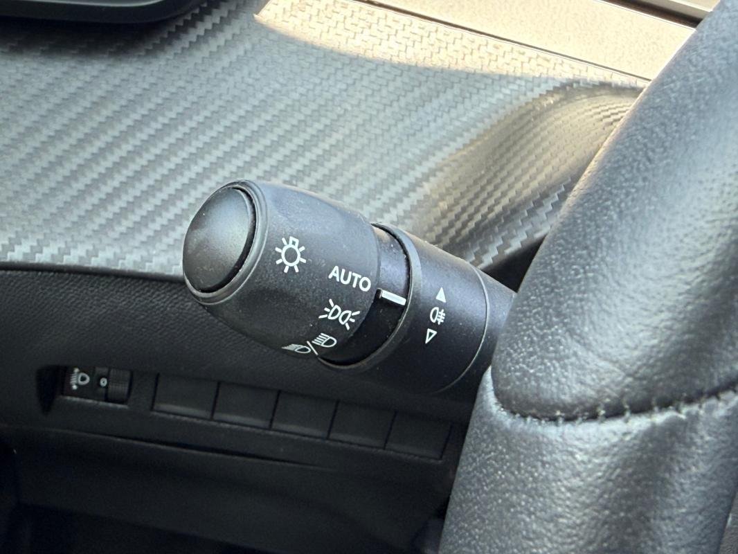 Peugeot 208 - Photo 9