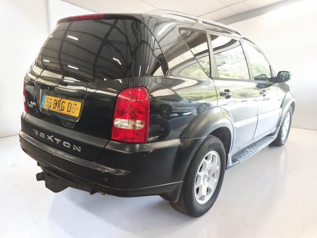 Ssangyong Rexton - Photo 2