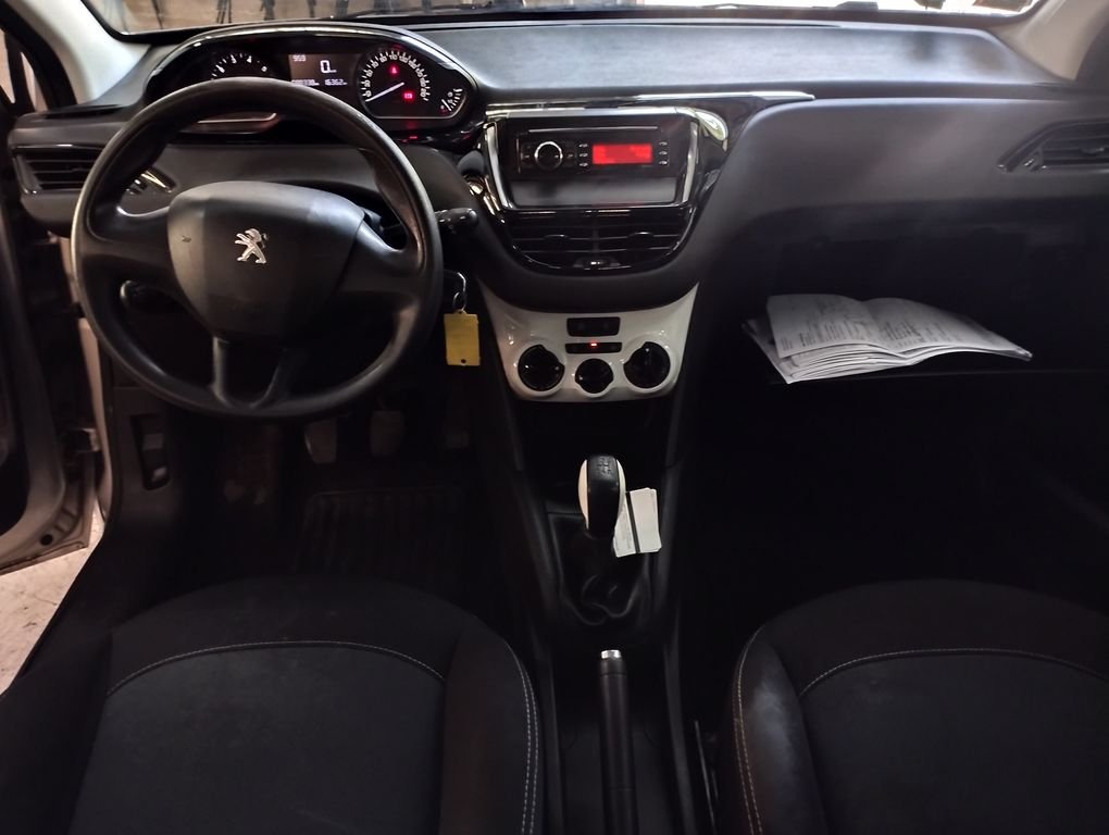 Peugeot 208 - Photo 3