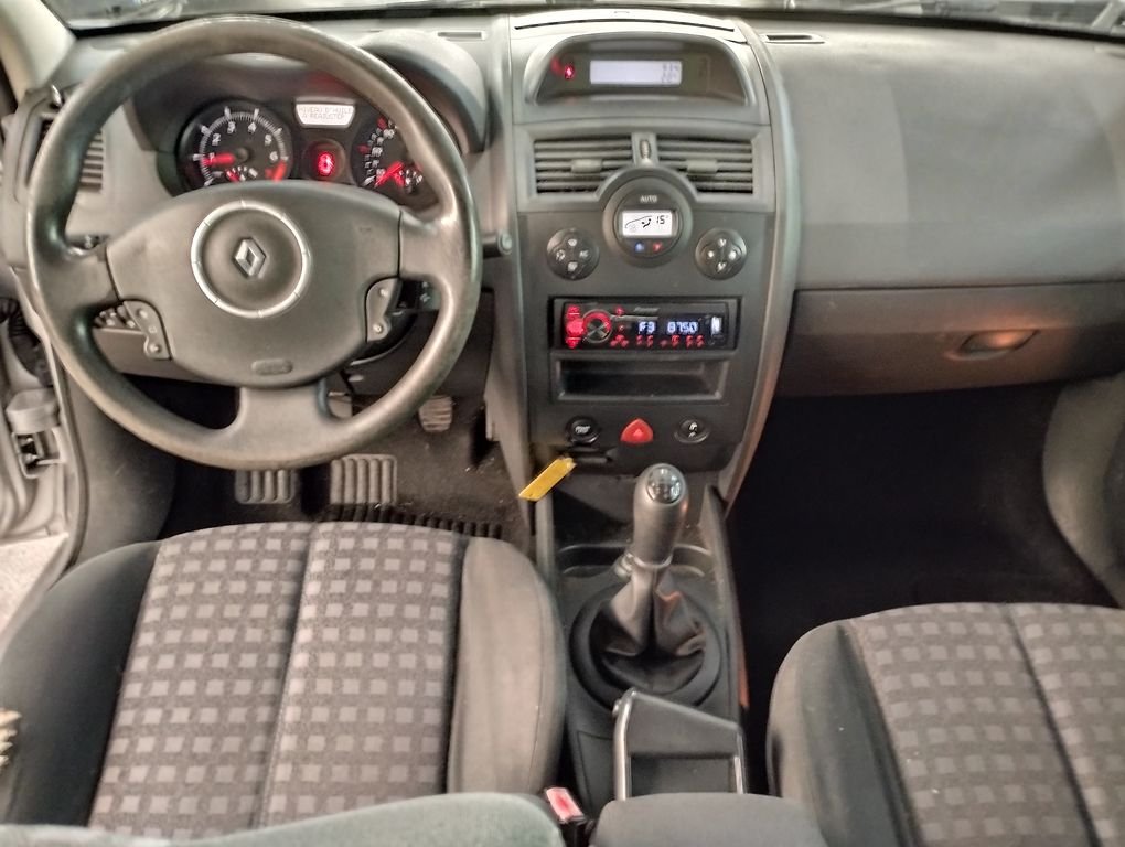 Renault Mégane - Photo 3