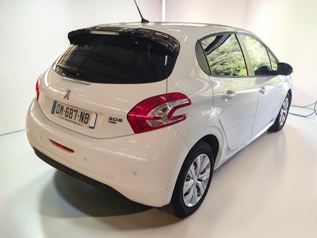 Peugeot 208 - Photo 2