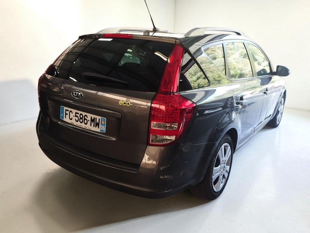 Kia Cee'd_SW - Photo 2