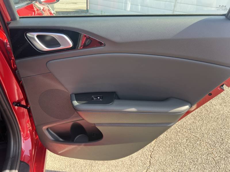 Kia CEED - Photo 21