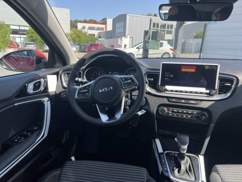 Kia CEED - Photo 30