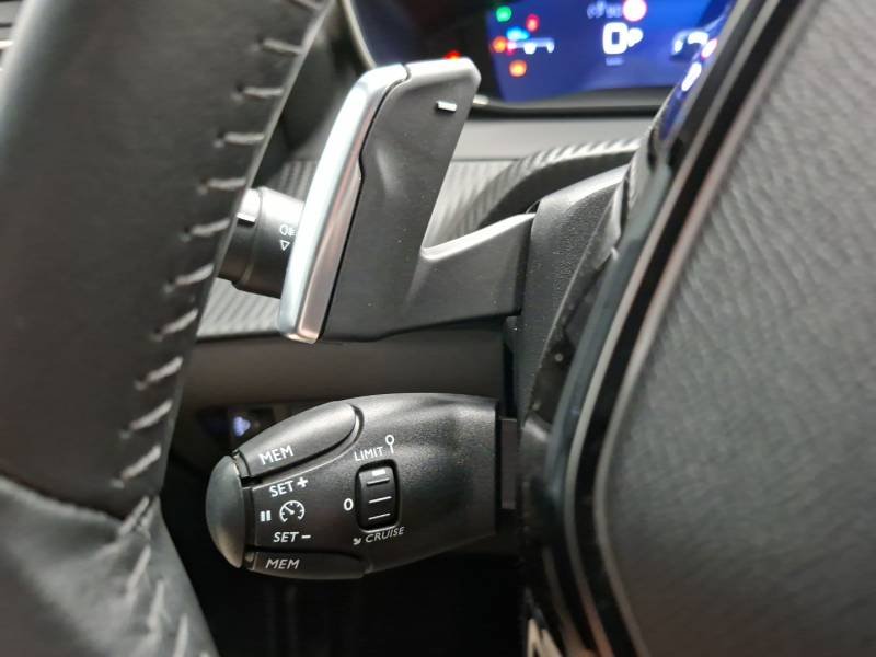 Peugeot 208 - Photo 18