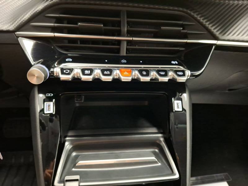 Peugeot 208 - Photo 25