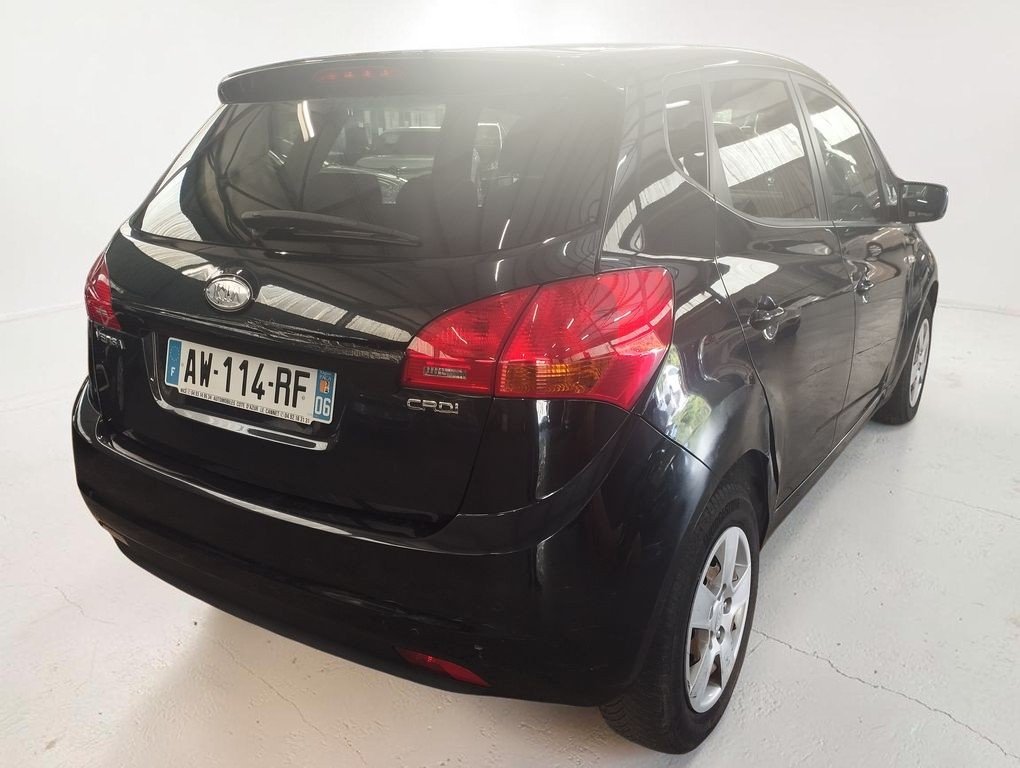 Kia Venga - Photo 2