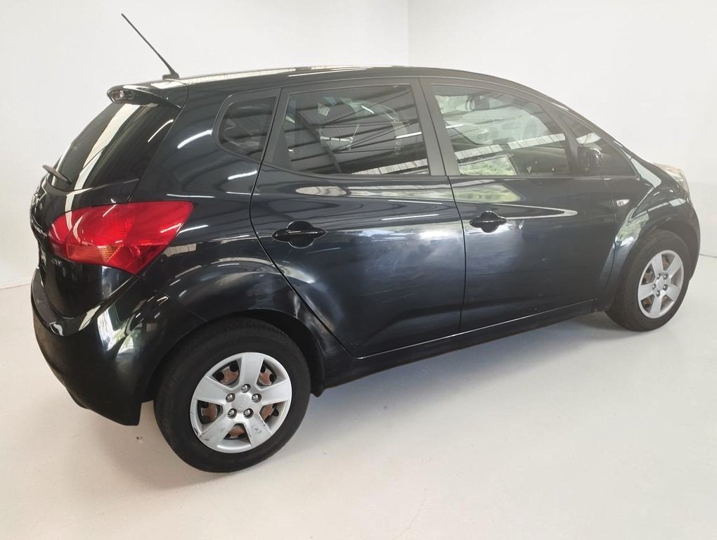 Kia Venga - Photo 7