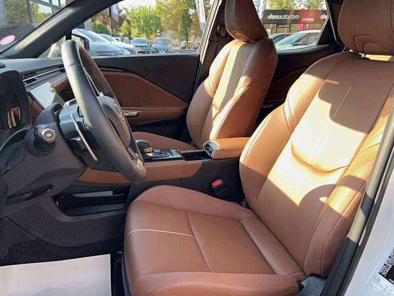 Lexus LBX - Photo 9