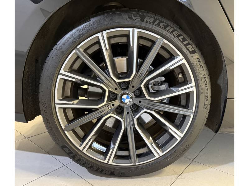 BMW Série 7 - Photo 18