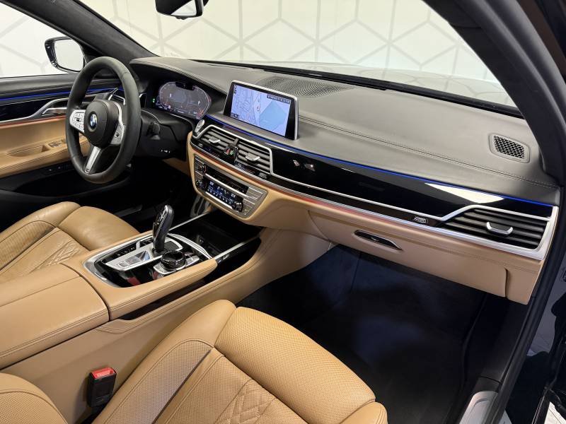BMW Série 7 - Photo 24