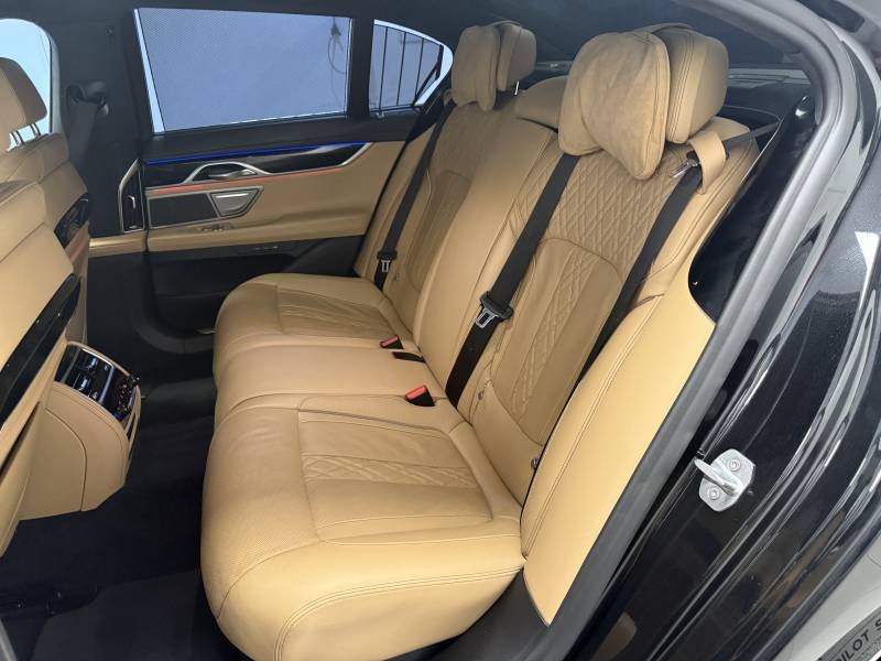 BMW Série 7 - Photo 25