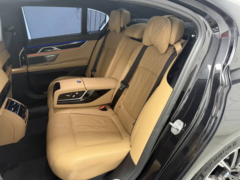 BMW Série 7 - Photo 27