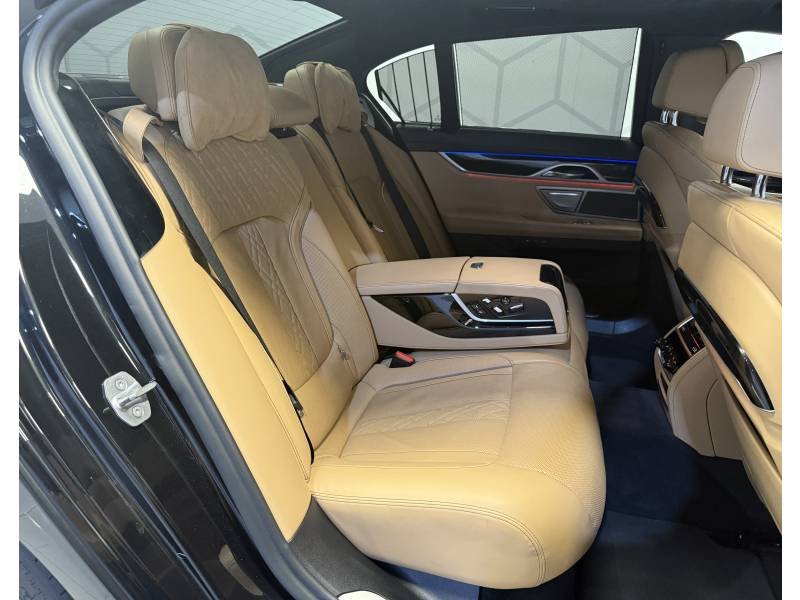 BMW Série 7 - Photo 28
