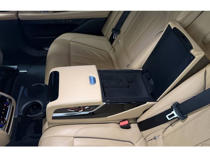 BMW Série 7 - Photo 32