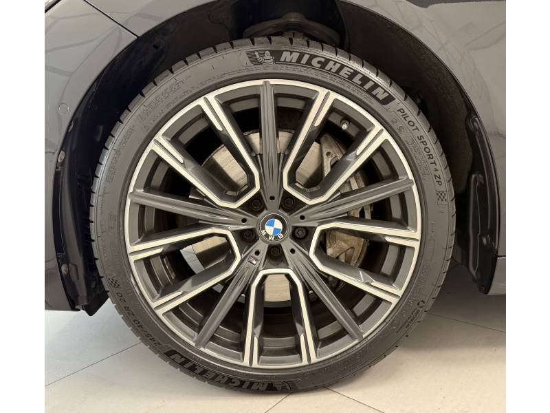 BMW Série 7 - Photo 8