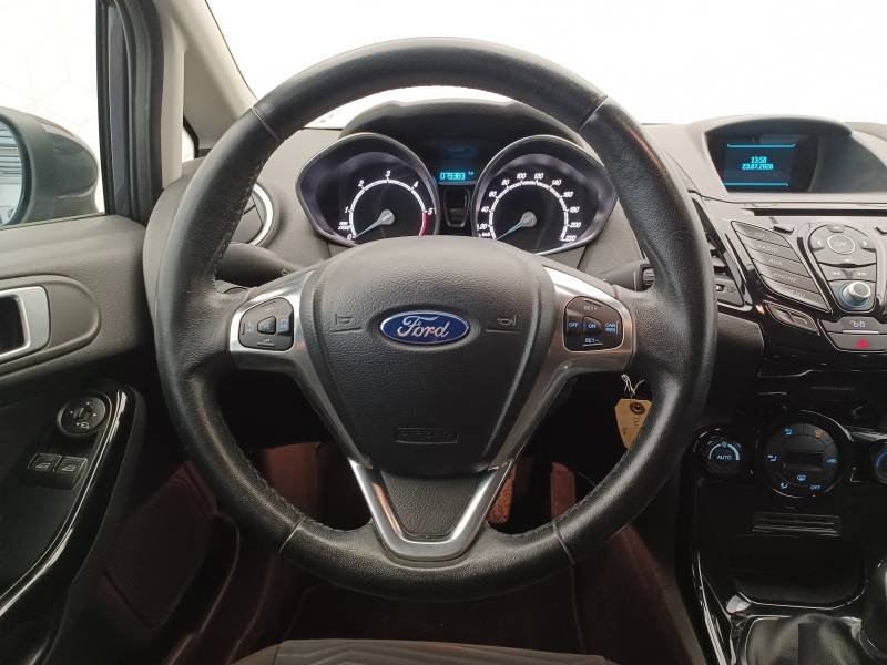 Ford Fiesta - Photo 13