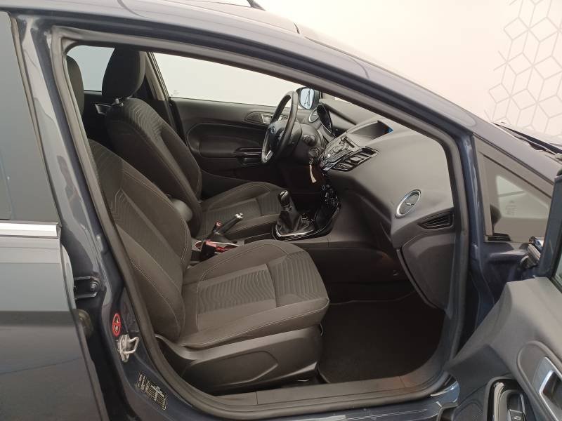 Ford Fiesta - Photo 14