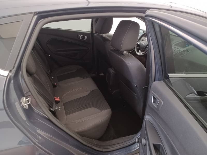 Ford Fiesta - Photo 15