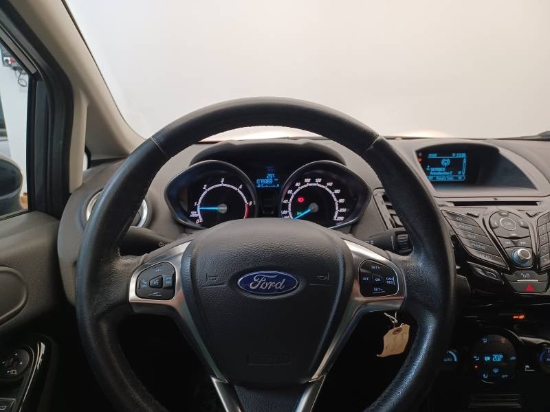 Ford Fiesta - Photo 23