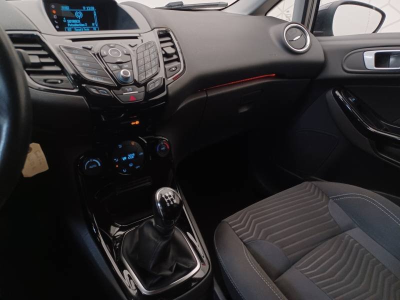 Ford Fiesta - Photo 27