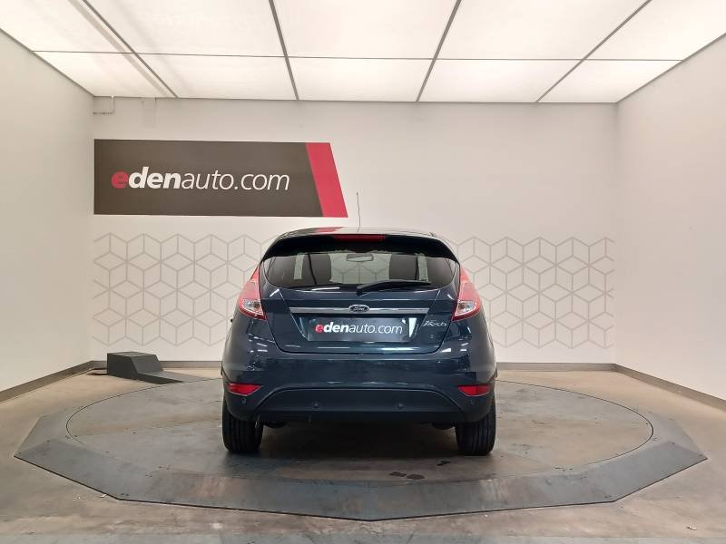Ford Fiesta - Photo 6