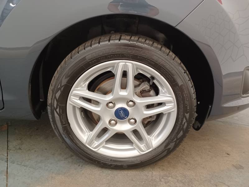 Ford Fiesta - Photo 10