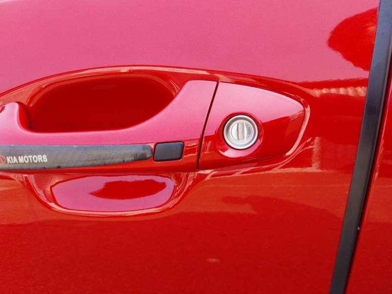 Kia Rio - Photo 13