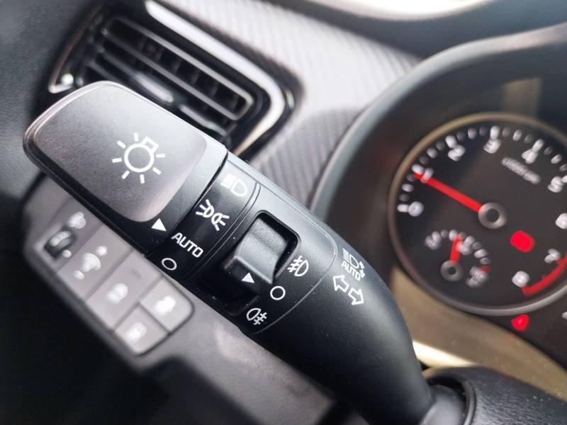 Kia Rio - Photo 17