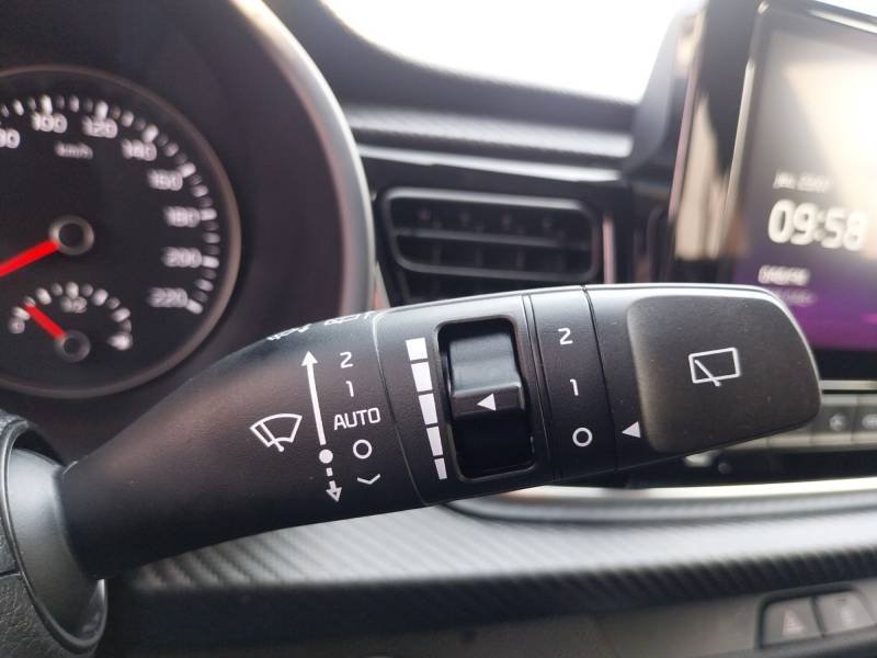 Kia Rio - Photo 18