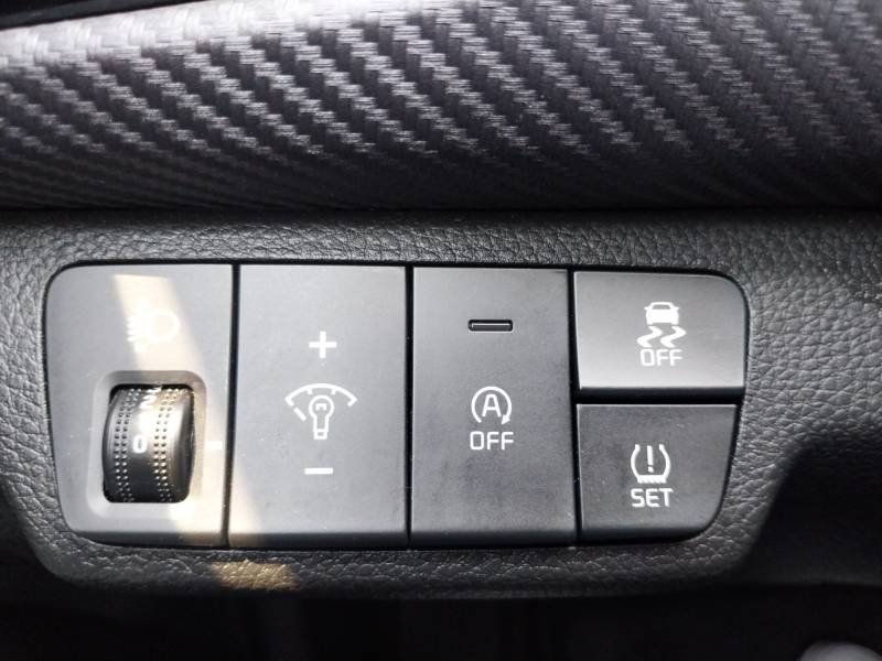 Kia Rio - Photo 26