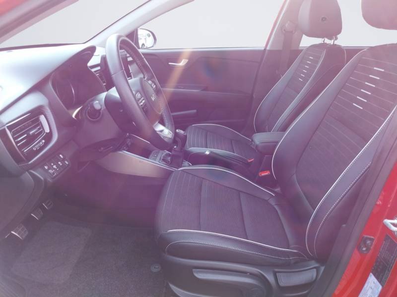 Kia Rio - Photo 10