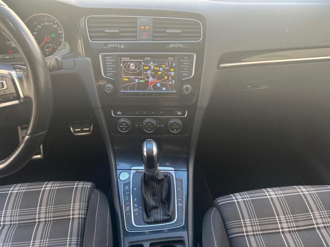 Volkswagen Golf - Photo 11