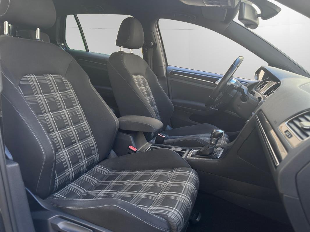 Volkswagen Golf - Photo 17