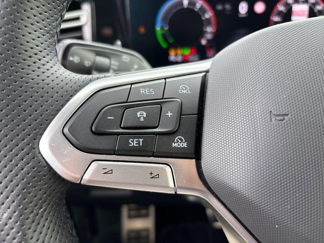 Volkswagen Tiguan - Photo 21