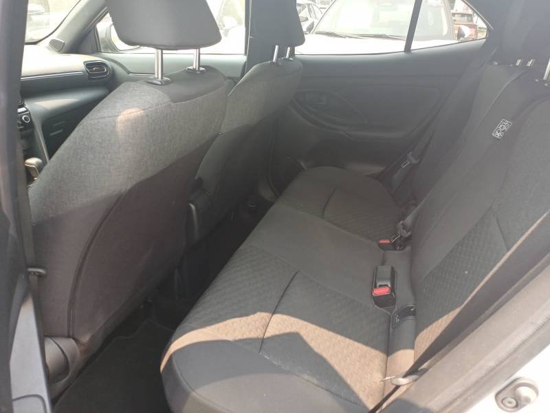 Toyota Yaris - Photo 11
