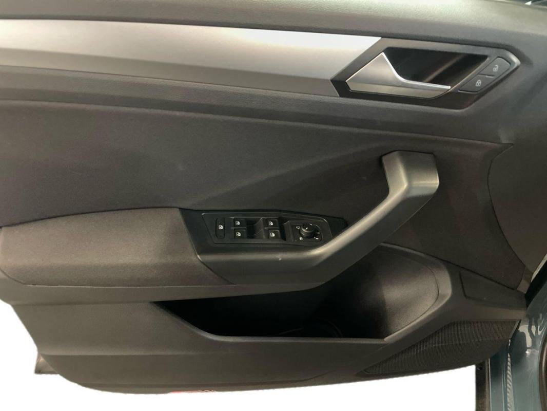 Volkswagen T-Roc - Photo 15
