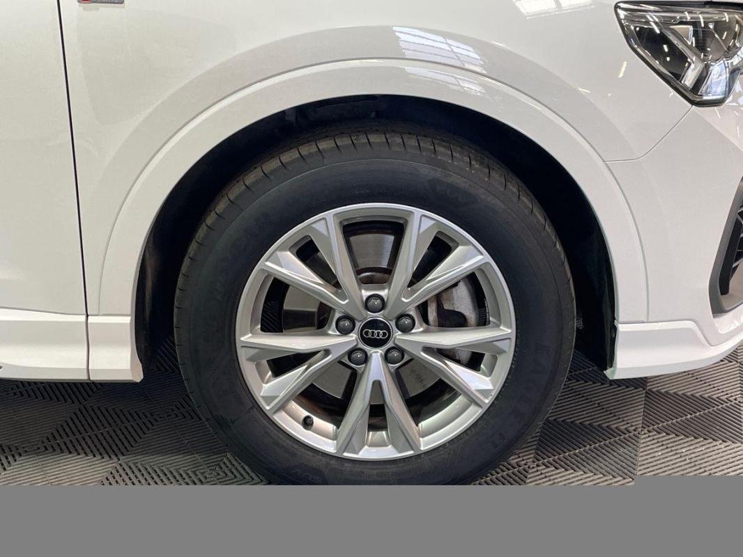 Audi Q3 - Photo 23
