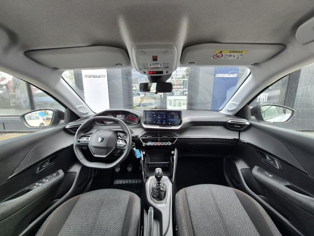 Peugeot 208 - Photo 2