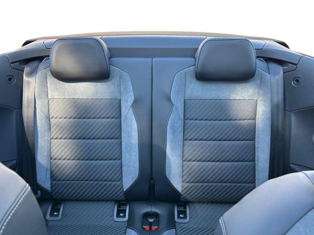Volkswagen T-Roc - Photo 22