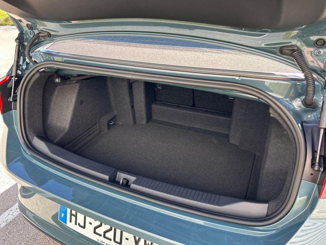 Volkswagen T-Roc - Photo 32