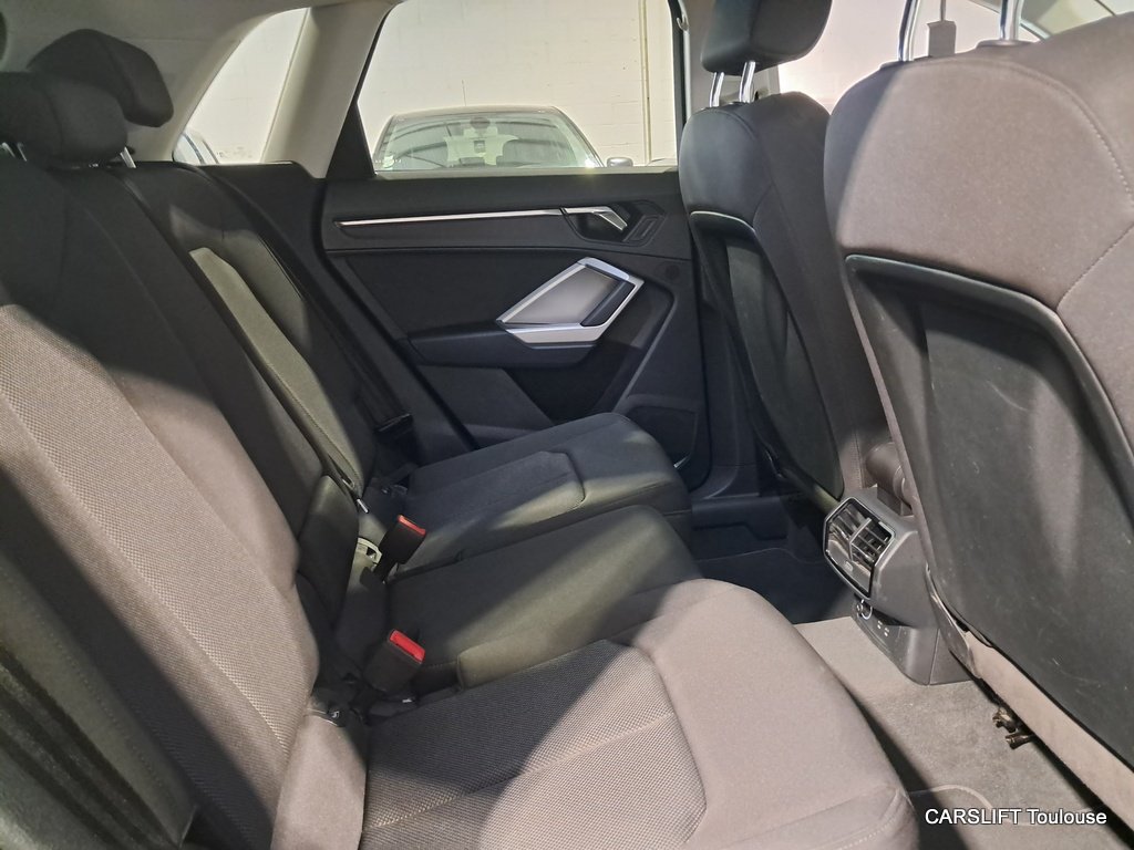 Audi Q3 - Photo 11
