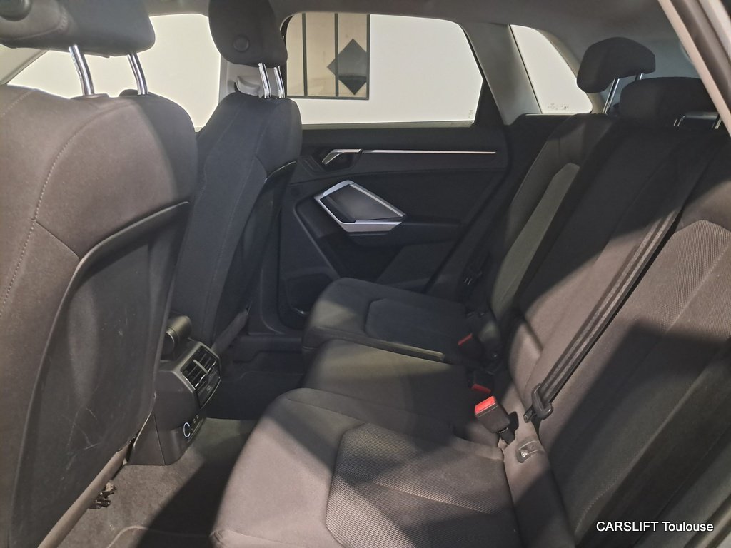 Audi Q3 - Photo 12